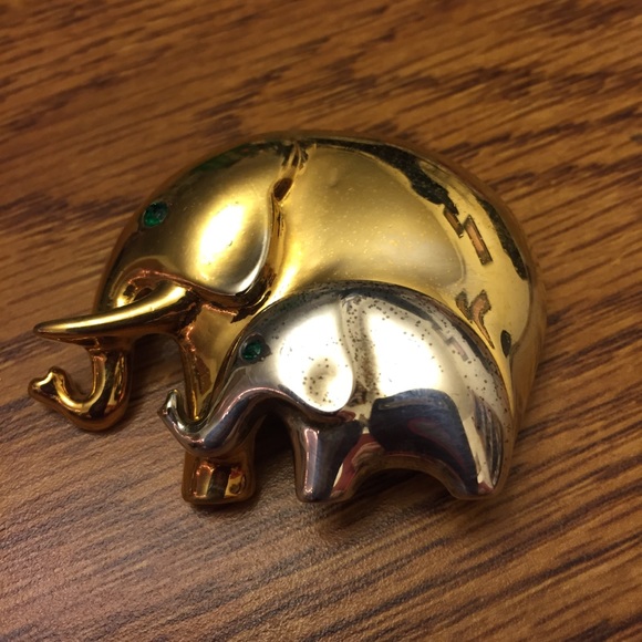 Jewelry - ELEPHANT WITH BABY BROCH
